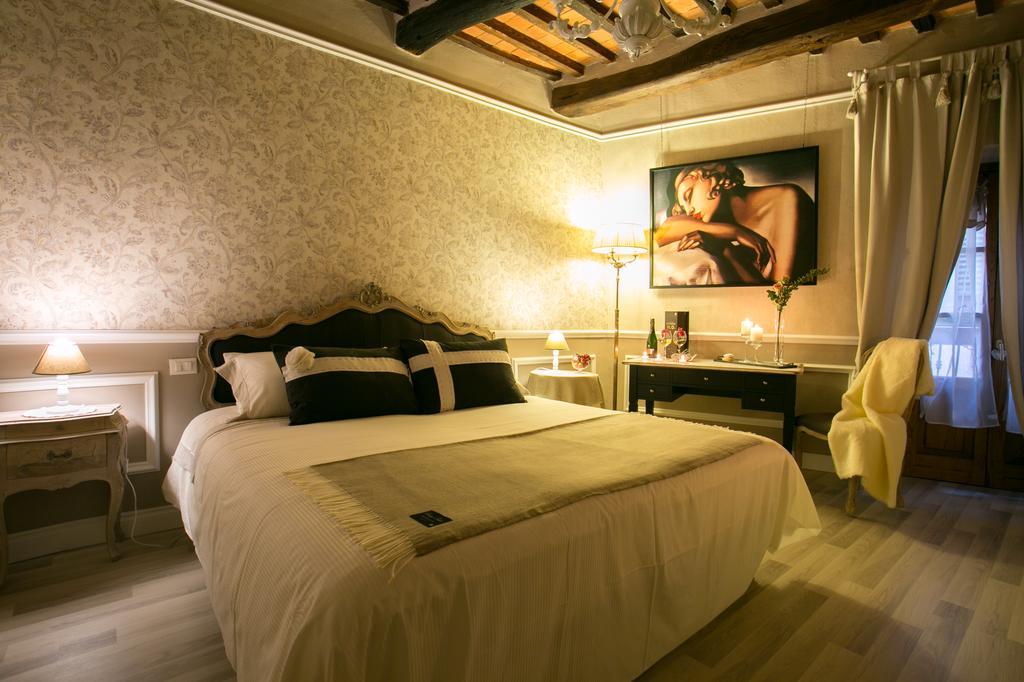 San Michele Al Borgo Bed & Breakfast Castiglion Fiorentino Ruang foto
